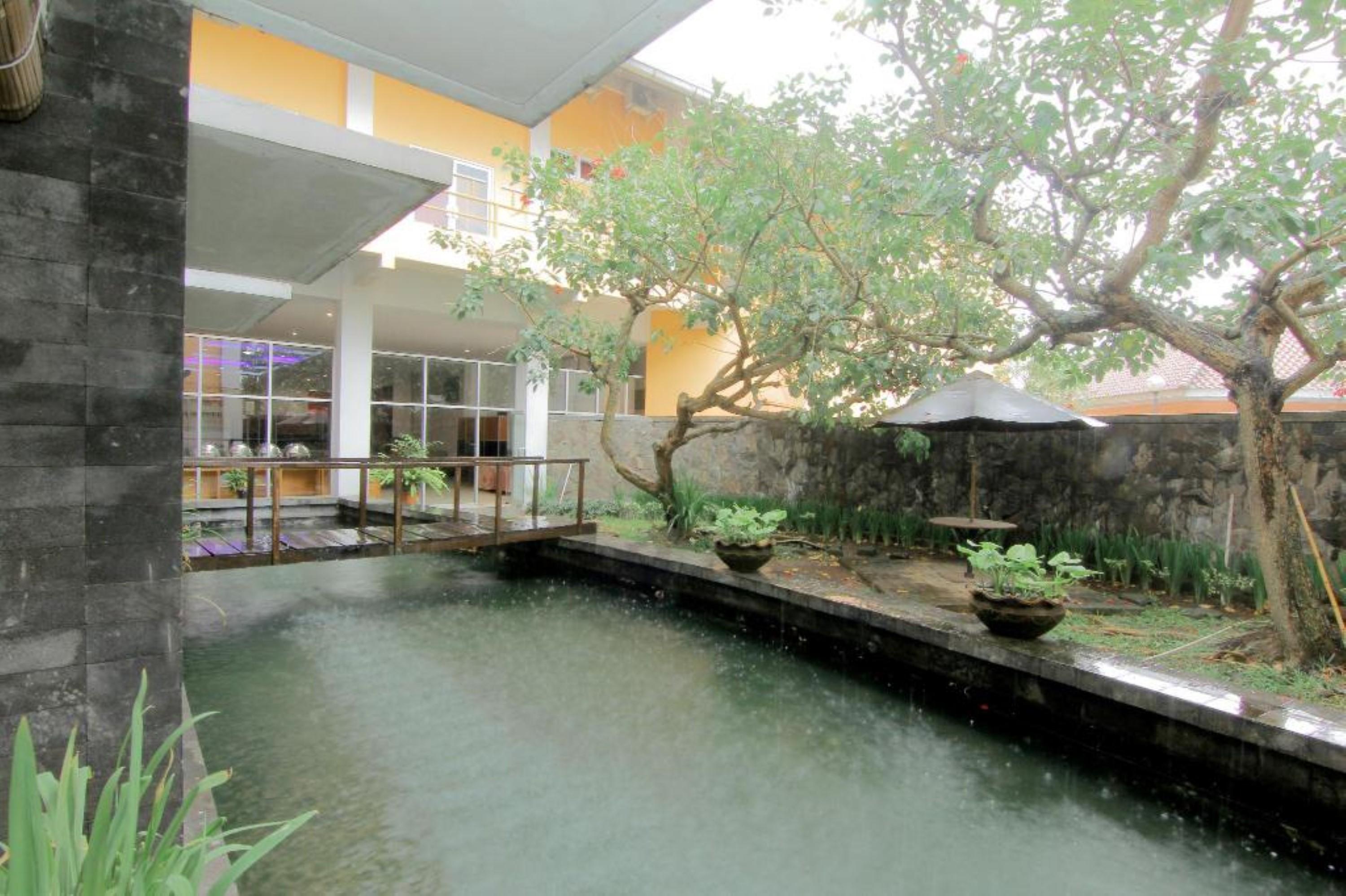 University Hotel Sunan Kalijaga 칼라산 외부 사진
